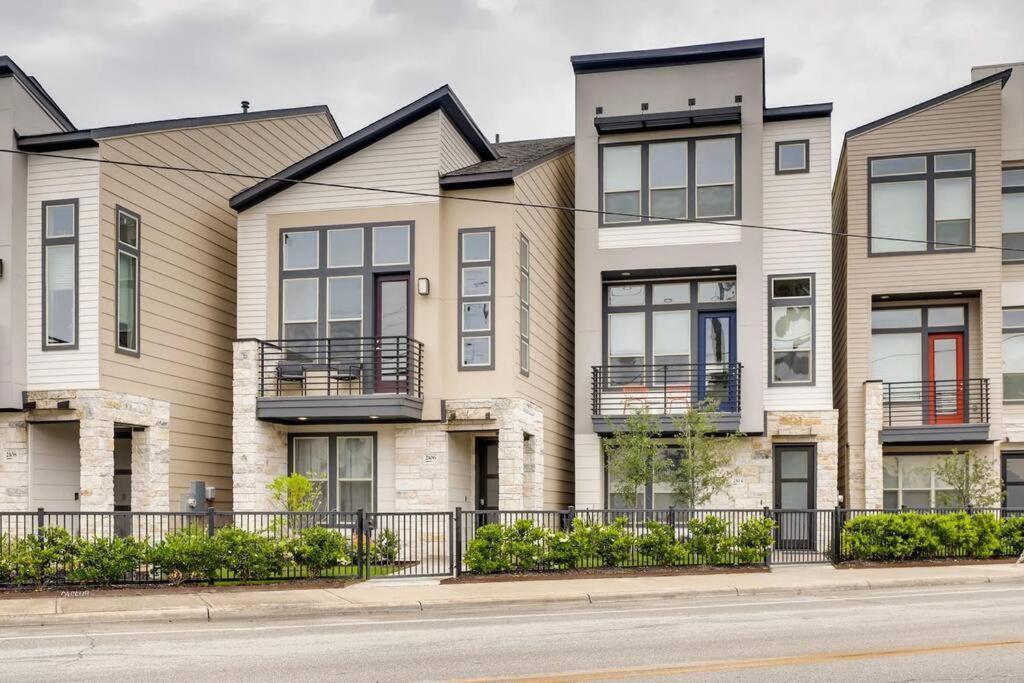 Gorgeous 4 Bed On St Mary's - Minutes To Riverwalk/pearl Hébergement de vacances San Antonio